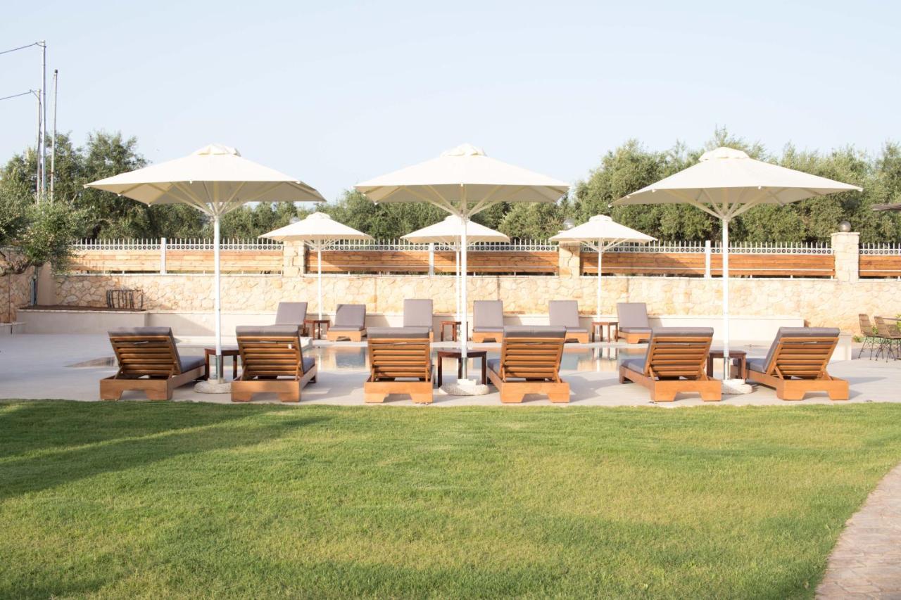 Villa Entheon Olive - Poolside Retreats
