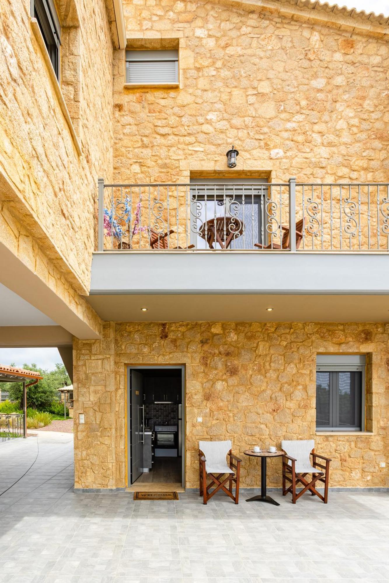 Entheon Olive - Poolside Retreats *