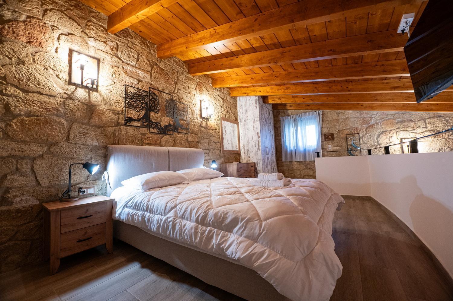 Villa Entheon Olive - Poolside Retreats *